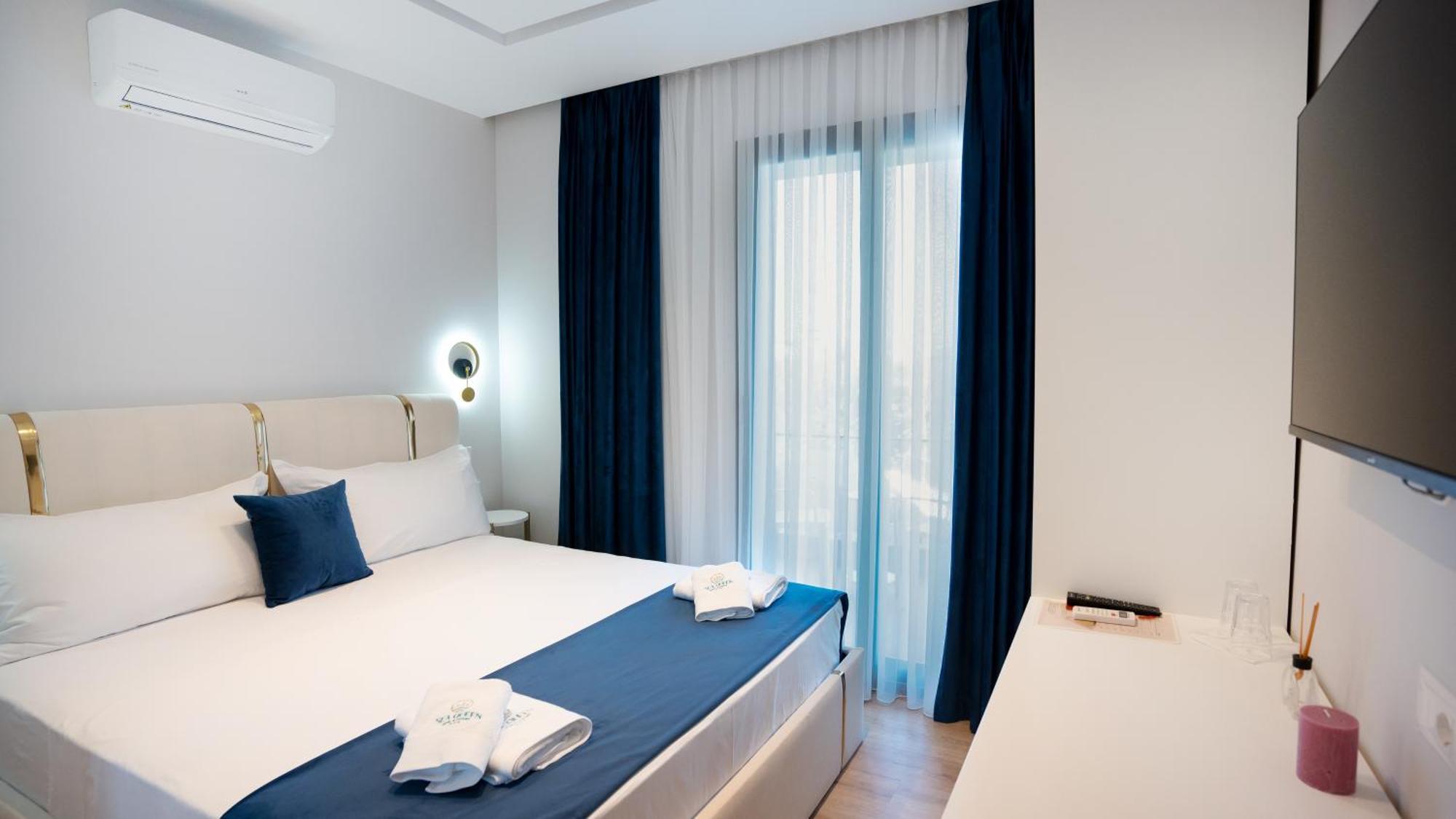 Sea Queen Luxury Hotel Radhima Kültér fotó