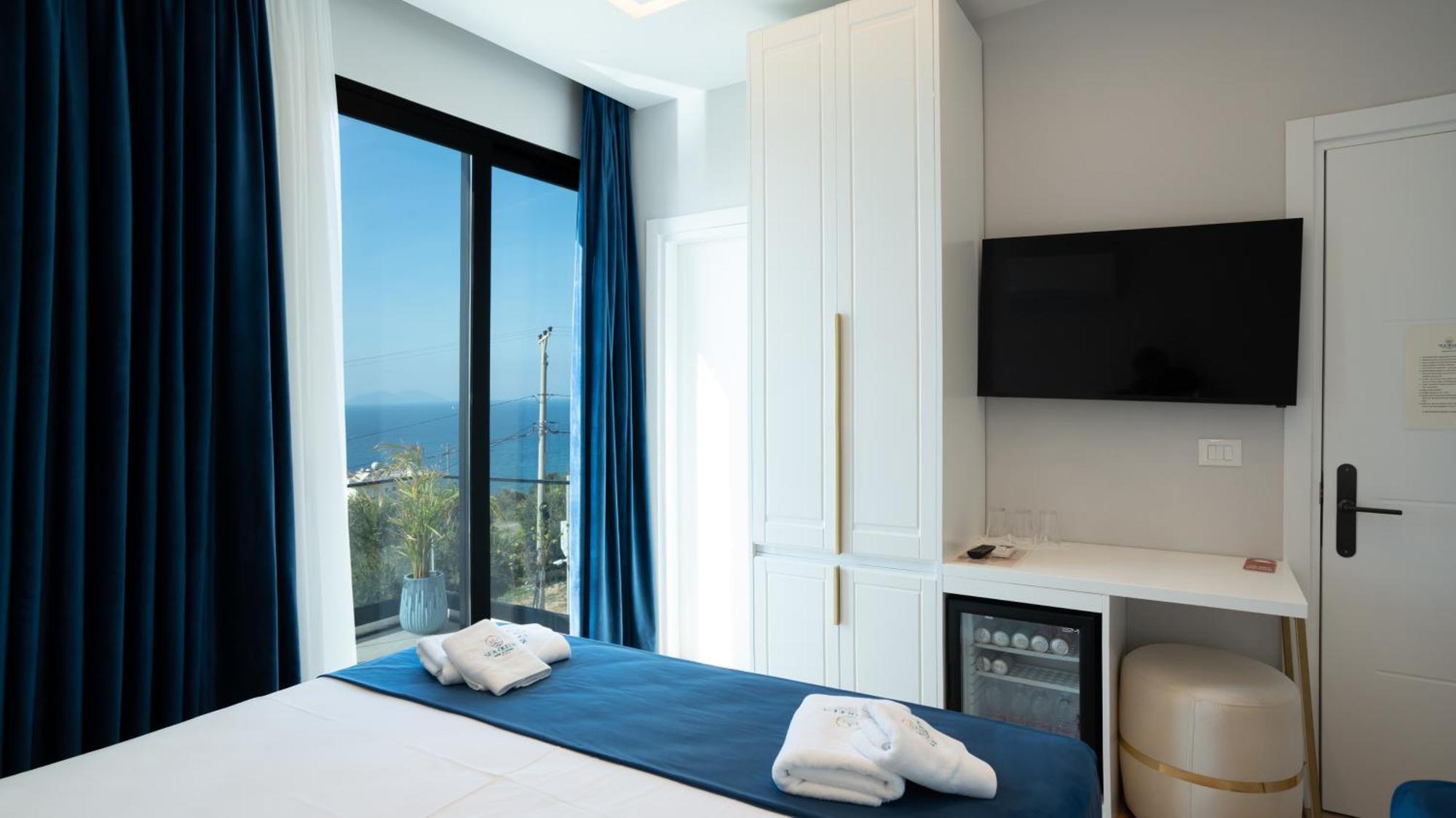 Sea Queen Luxury Hotel Radhima Kültér fotó