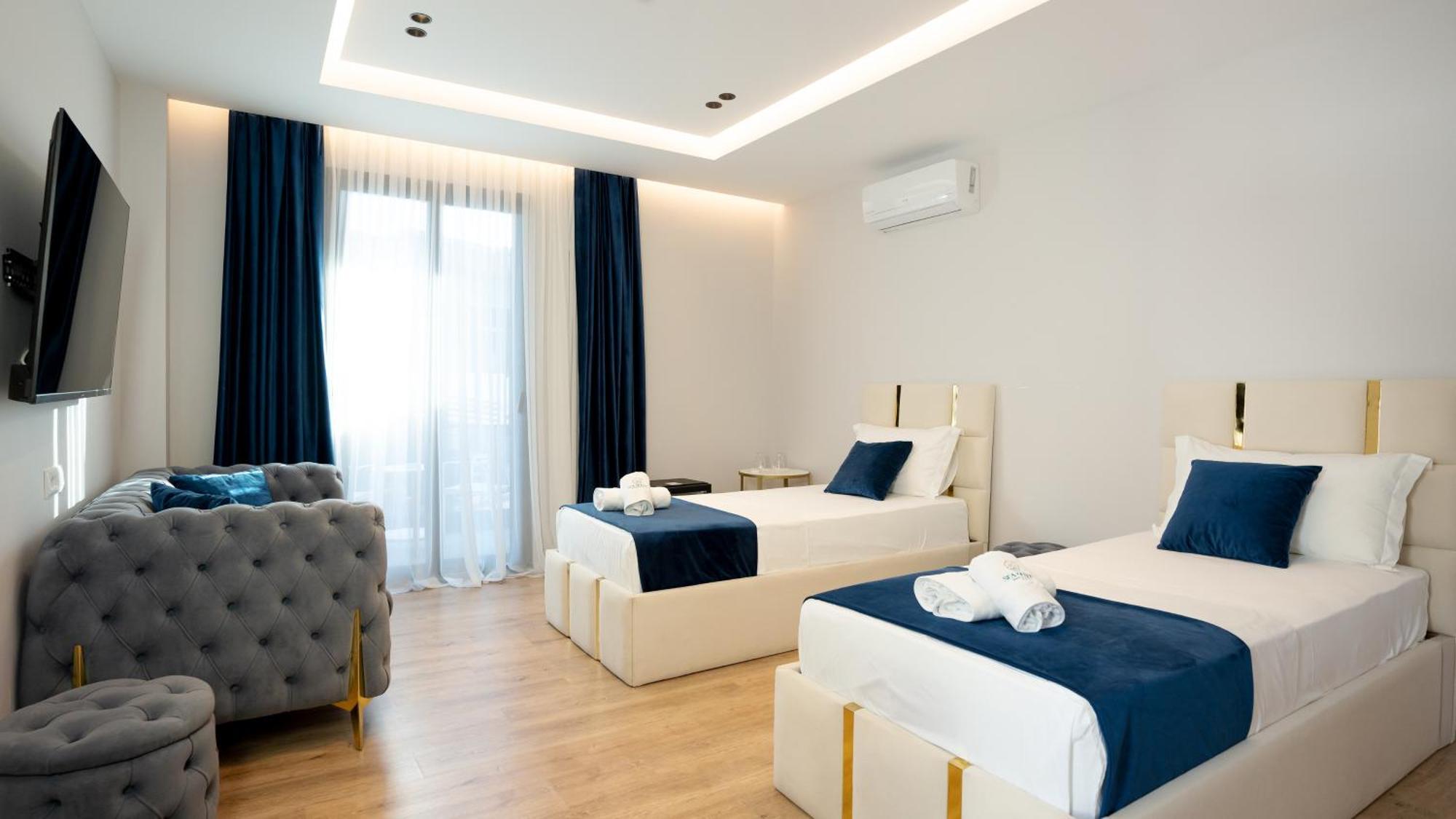 Sea Queen Luxury Hotel Radhima Kültér fotó