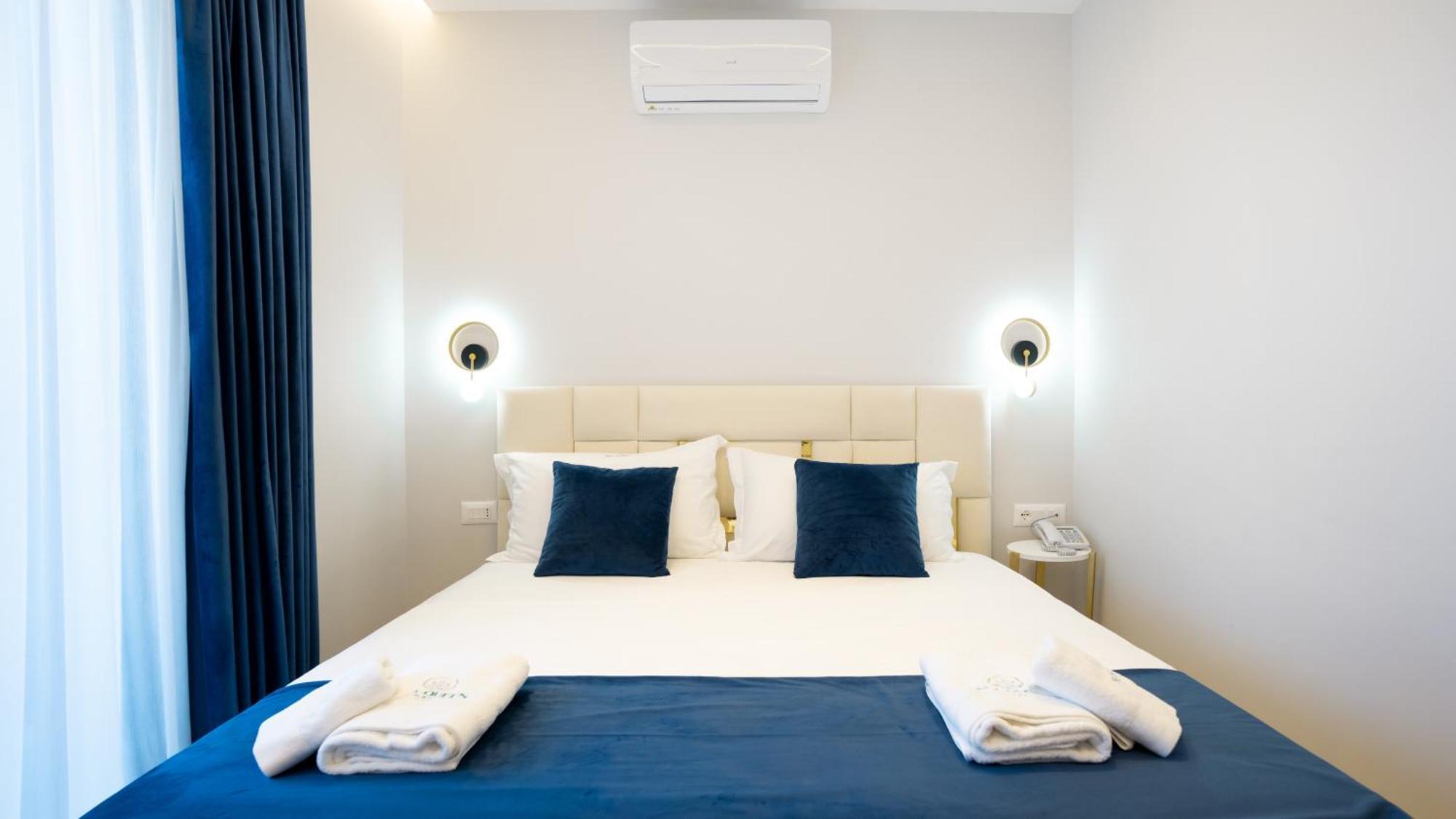 Sea Queen Luxury Hotel Radhima Kültér fotó