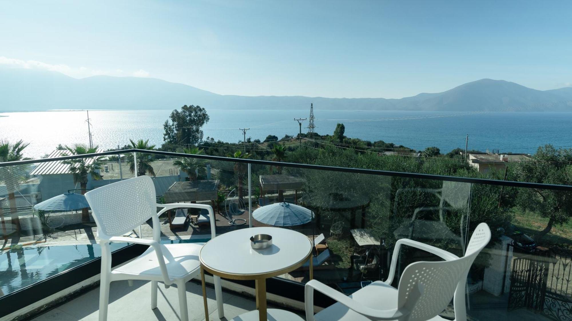 Sea Queen Luxury Hotel Radhima Kültér fotó