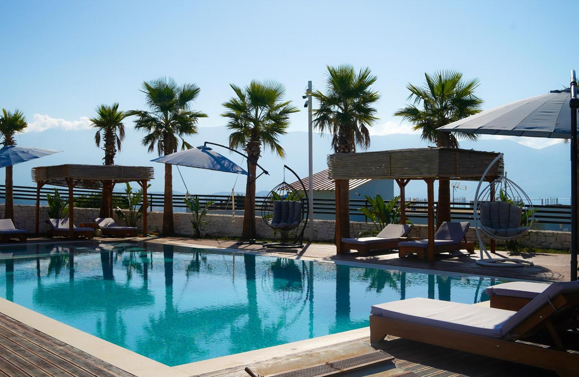 Sea Queen Luxury Hotel Radhima Kültér fotó