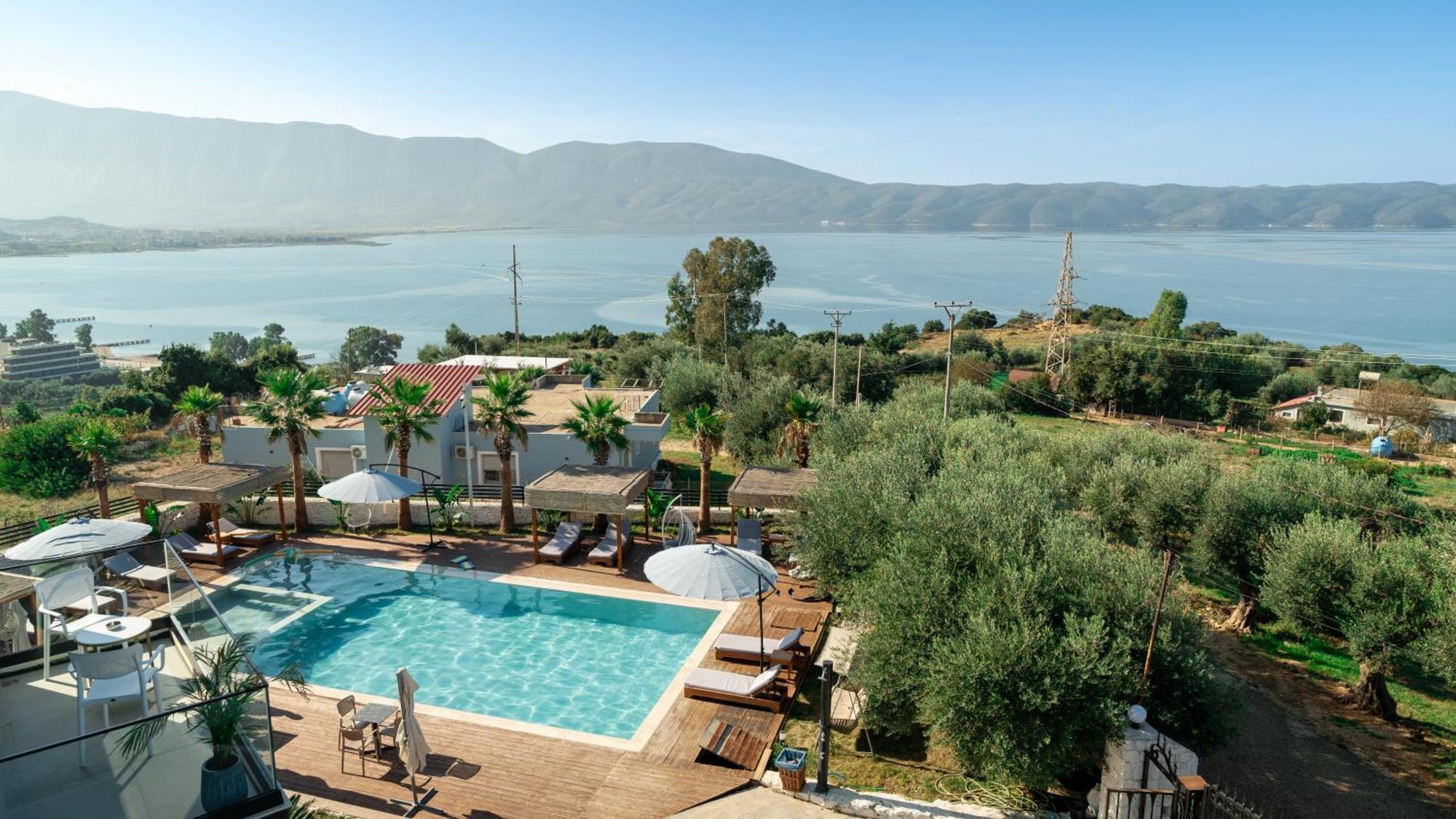 Sea Queen Luxury Hotel Radhima Kültér fotó