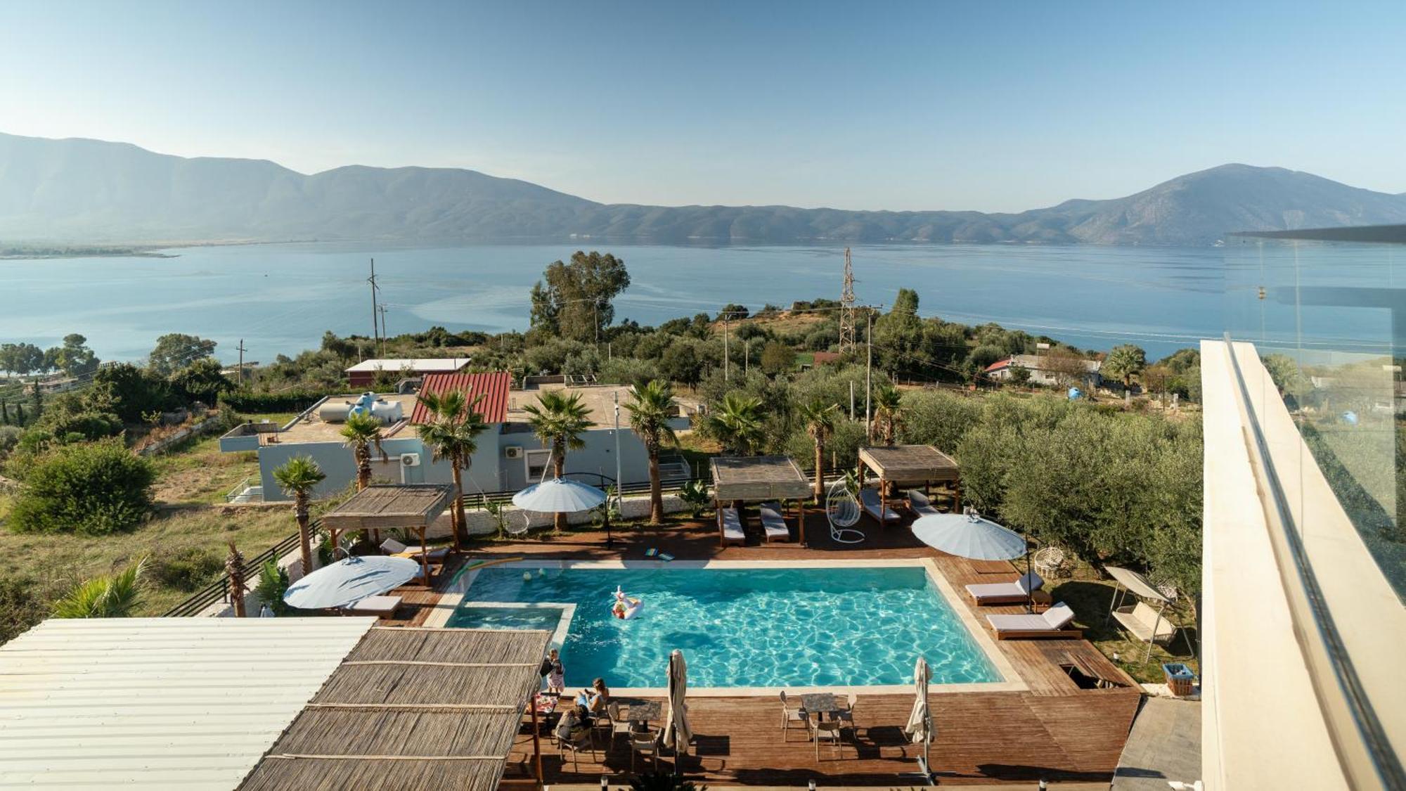Sea Queen Luxury Hotel Radhima Kültér fotó
