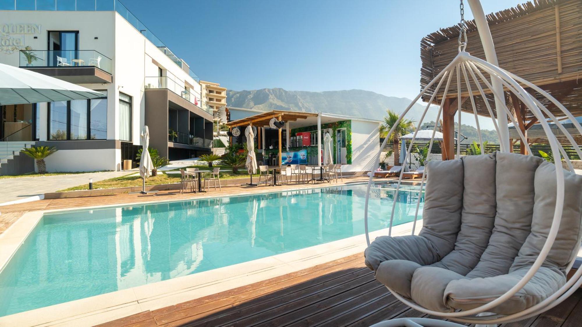 Sea Queen Luxury Hotel Radhima Kültér fotó